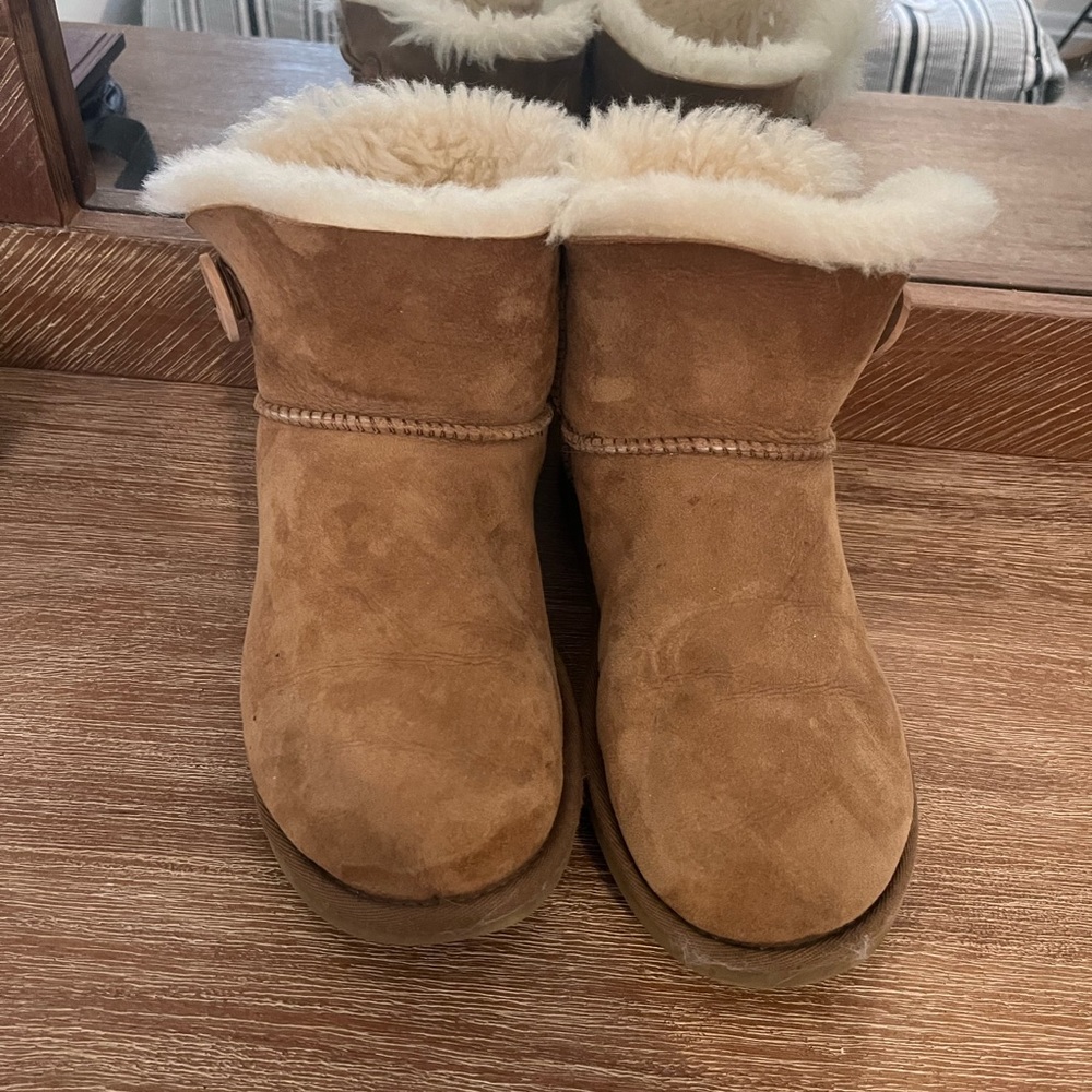 UGG Women’s Mini Bailey Button Boots